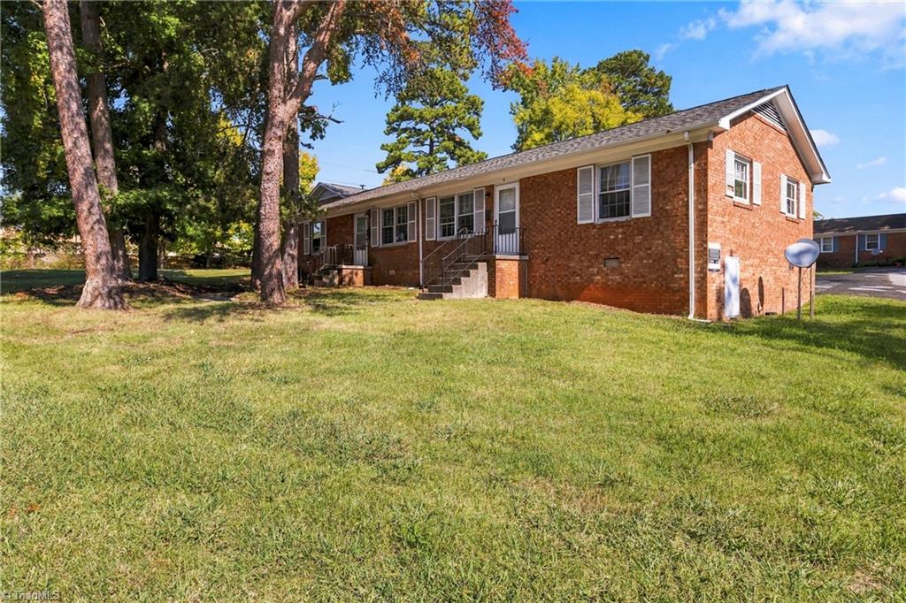 2201 Yow Road # A Property Photo 3