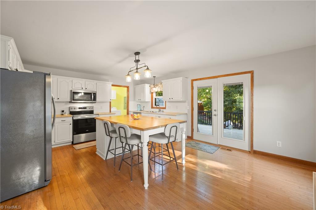 6433 Bowman Road Property Photo 9