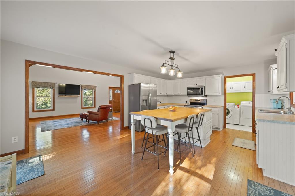 6433 Bowman Road Property Photo 10