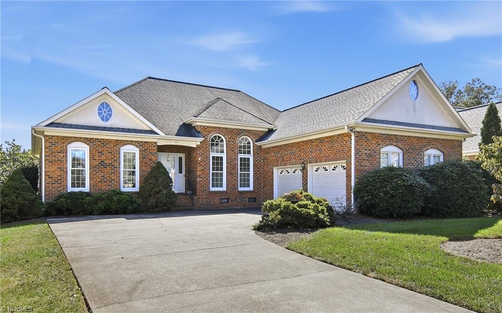 261 Kingsmill Drive Property Photo 1