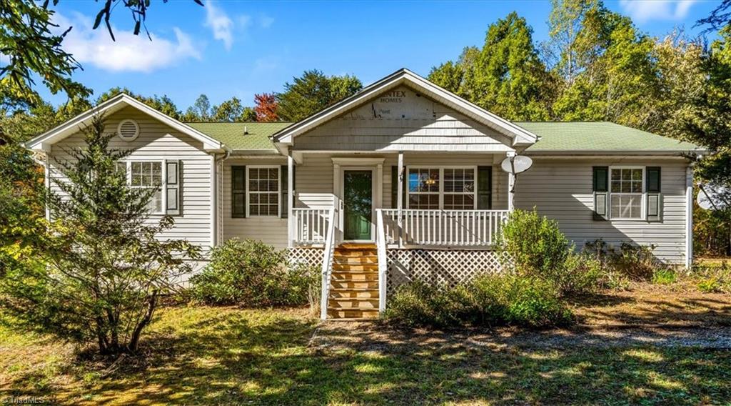 140 Fieldstone Drive Property Photo 1