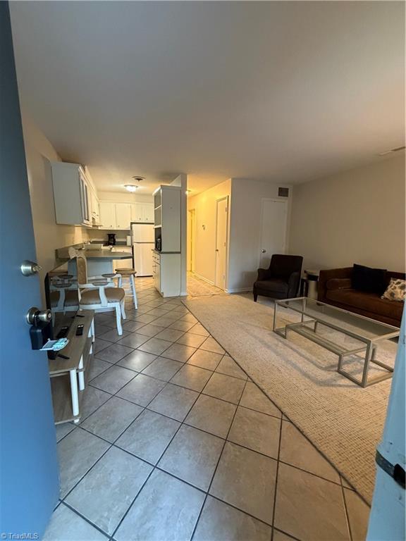 1107 Robin Hood Road # M Property Photo 4