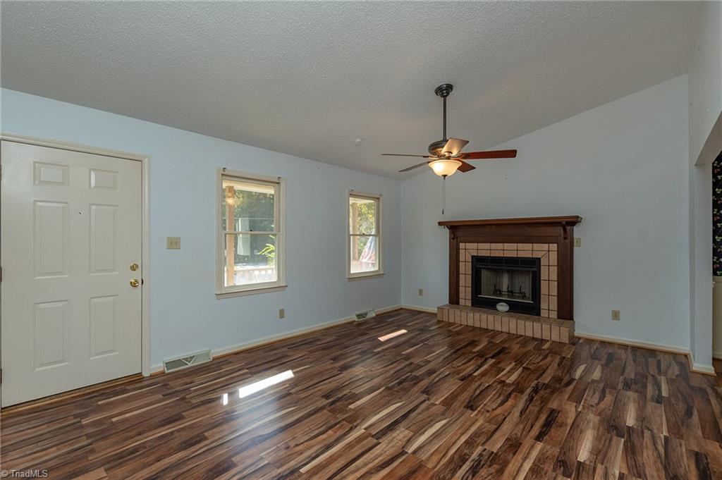 5573 Marty Lane Property Photo 7