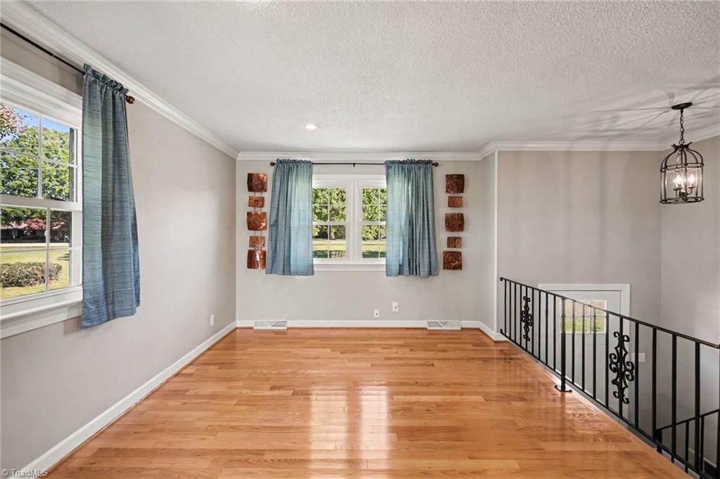 729 Redland Road Property Photo 7