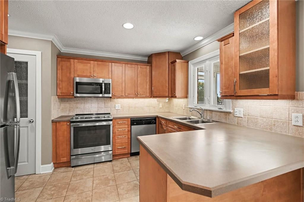 729 Redland Road Property Photo 14