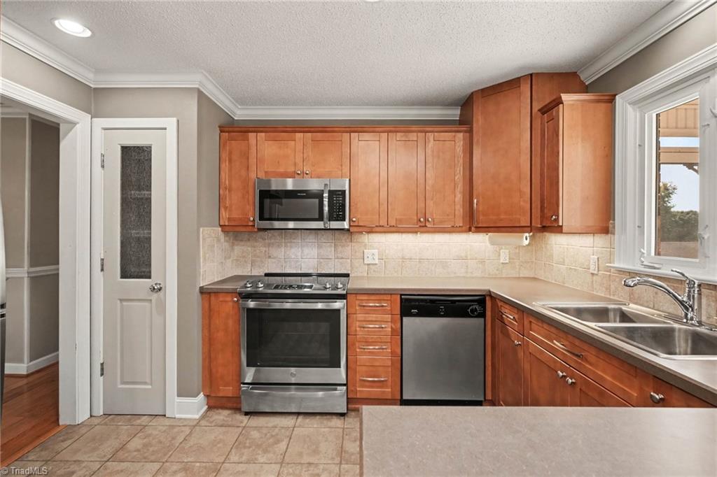 729 Redland Road Property Photo 15