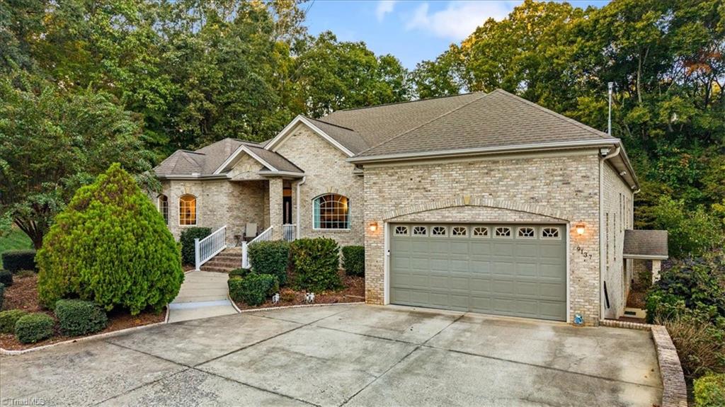 9137 County Line Road Property Photo 1