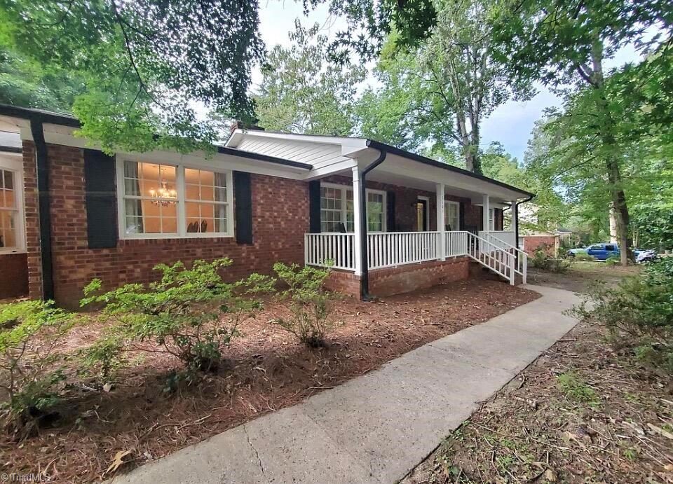 5104 Forest Oaks Drive Property Photo 2