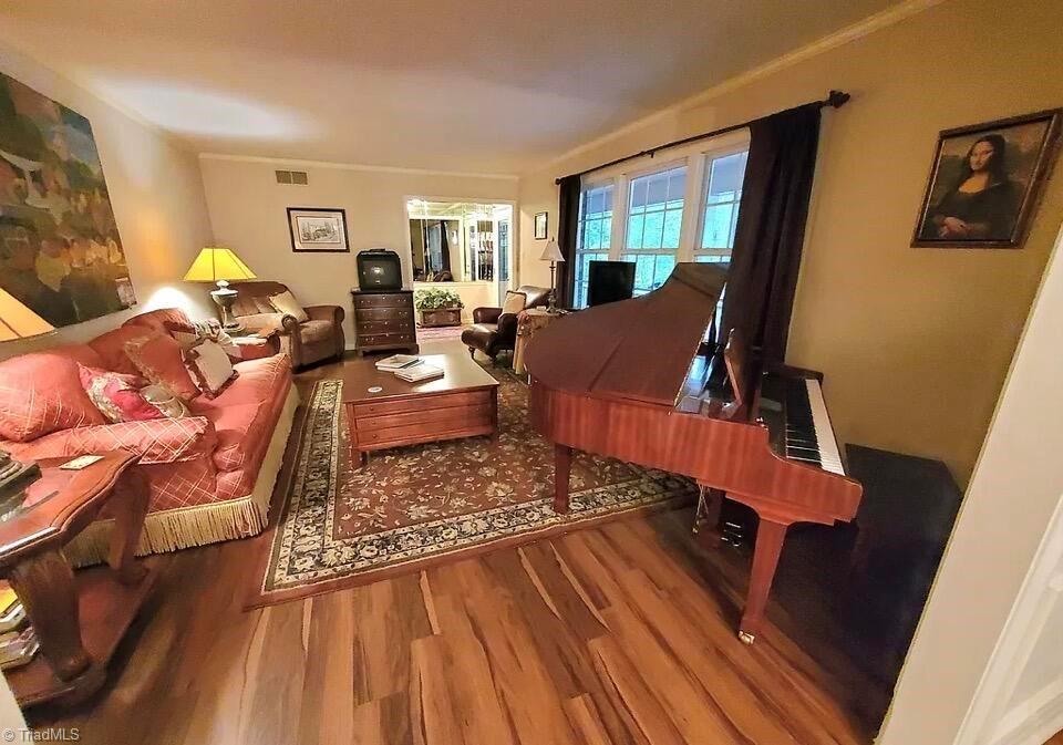 5104 Forest Oaks Drive Property Photo 8
