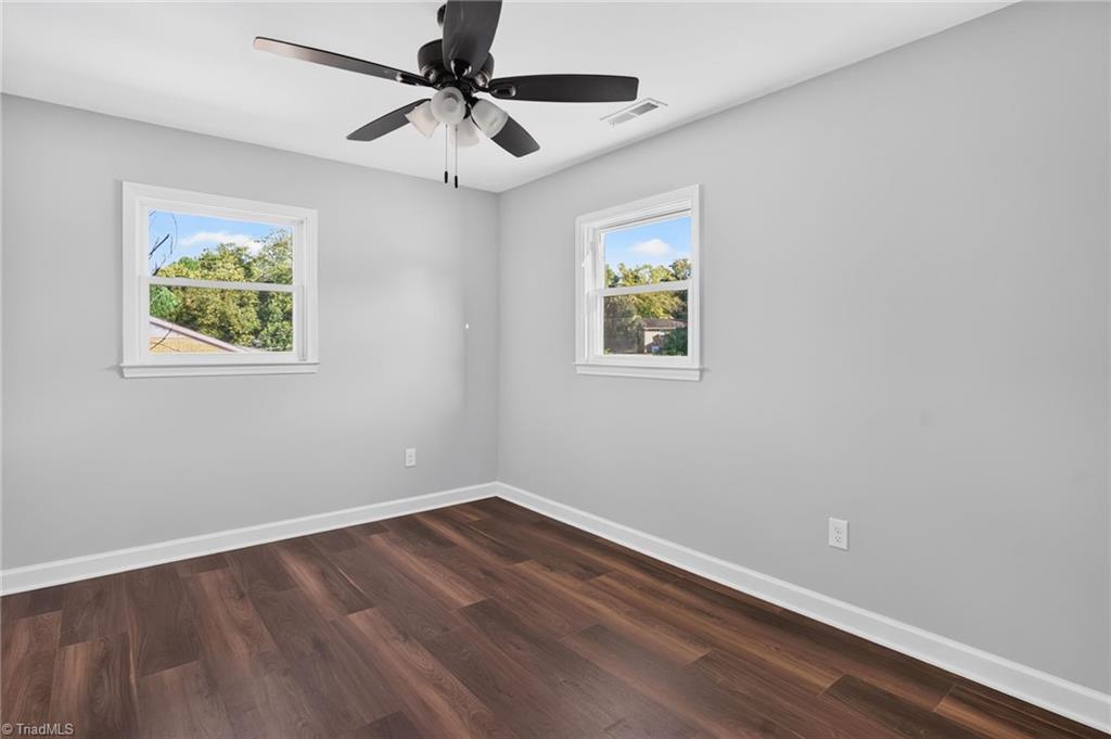424 Glen Oaks Drive Property Photo 17