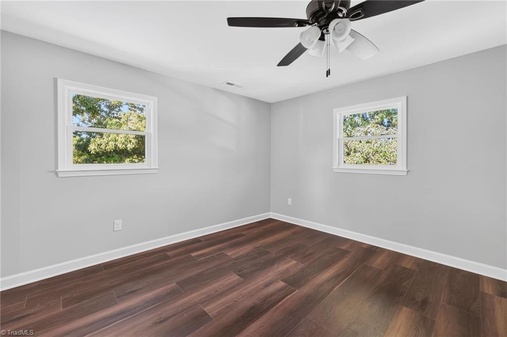 424 Glen Oaks Drive Property Photo 19