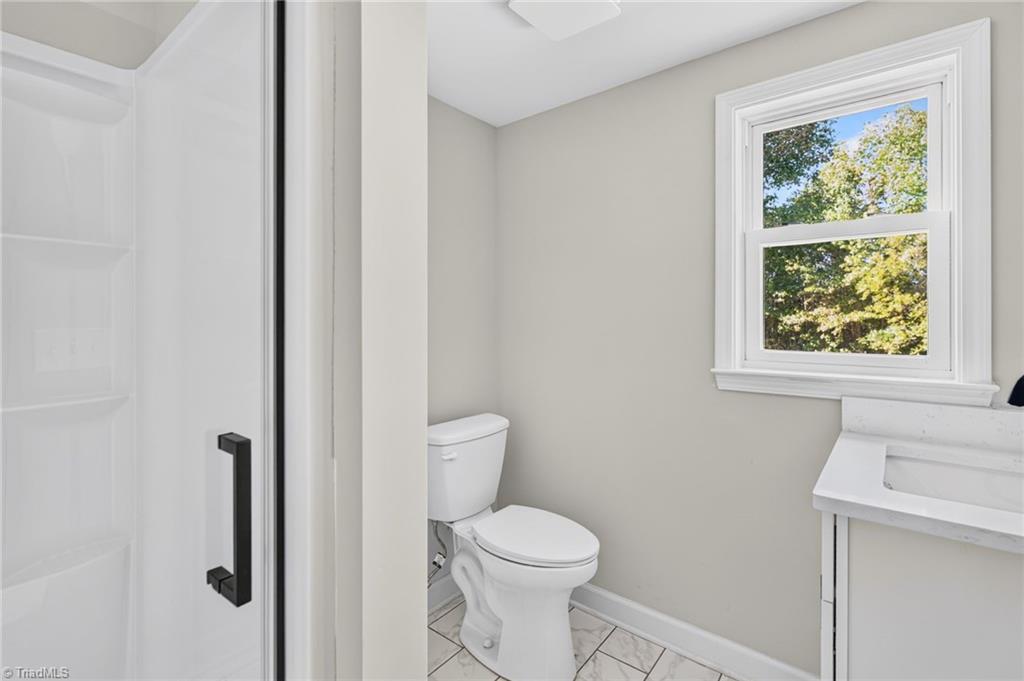 424 Glen Oaks Drive Property Photo 23