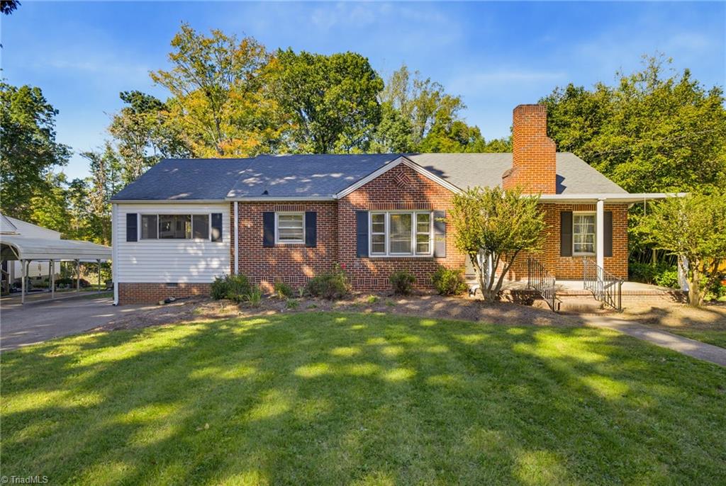 2206 Woodland Drive Property Photo 1