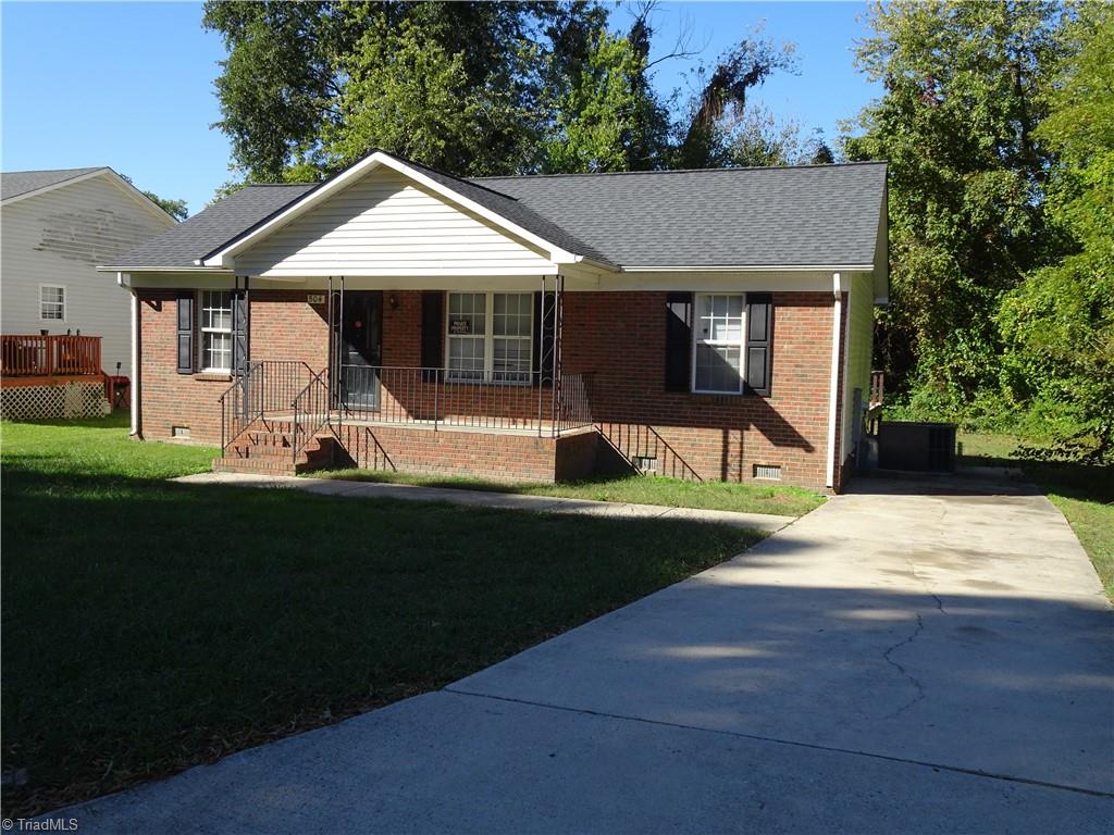 504 Abington Drive Property Photo 3