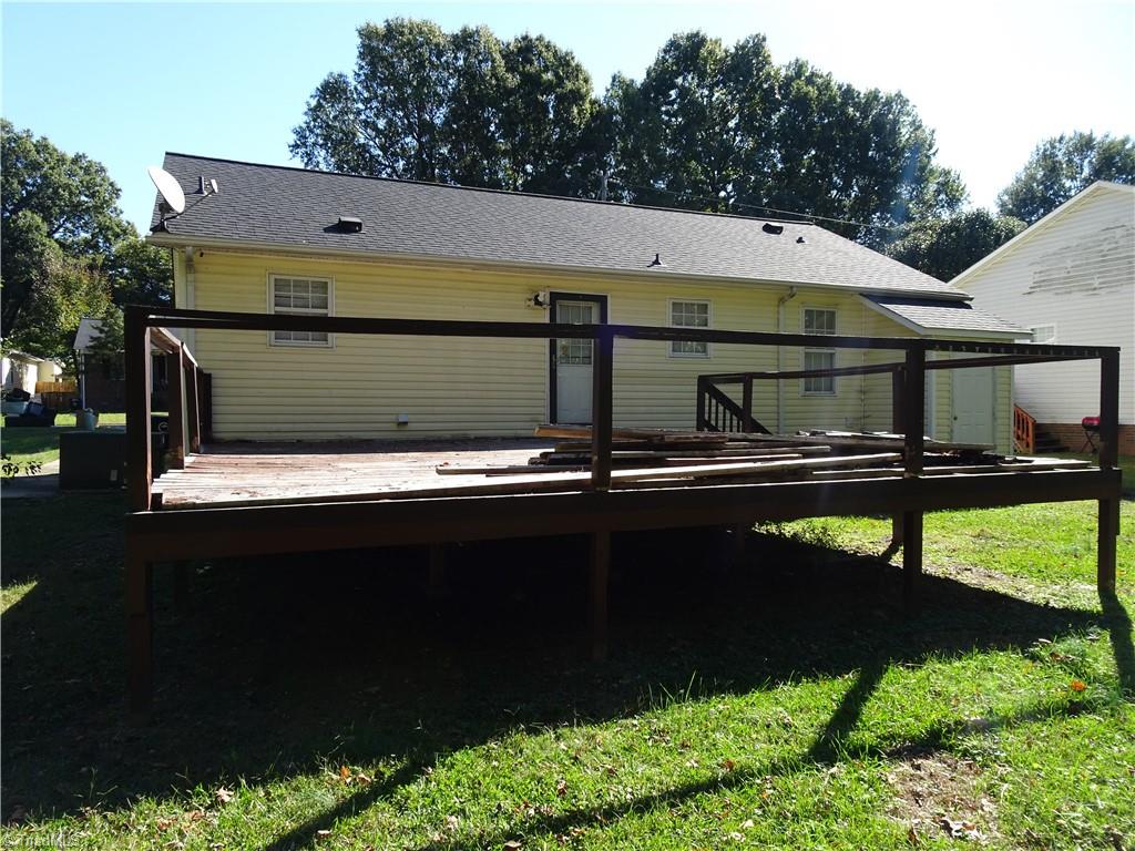 504 Abington Drive Property Photo 5