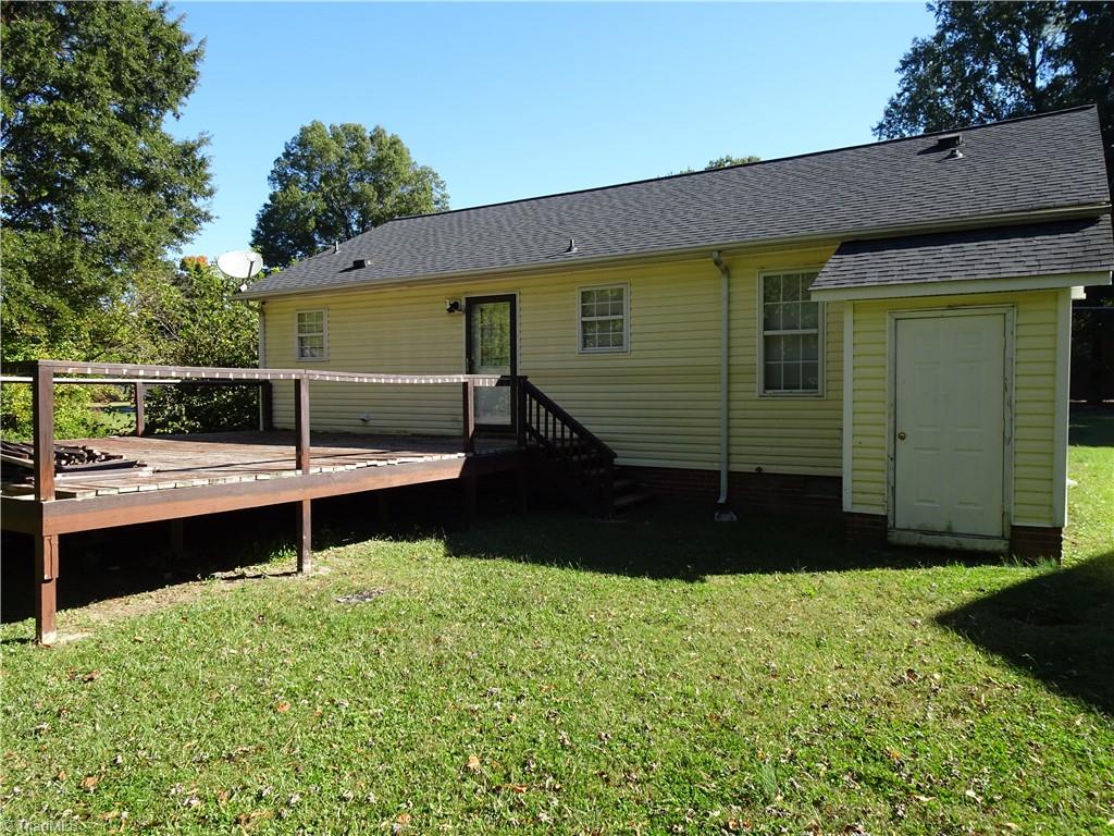 504 Abington Drive Property Photo 6