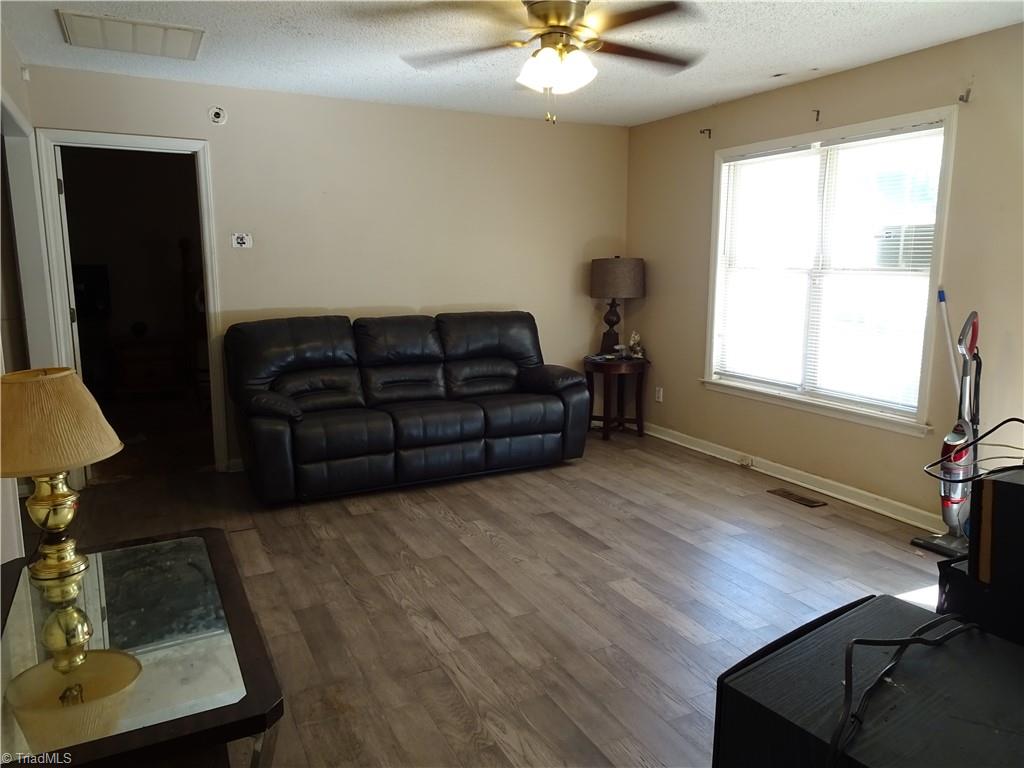504 Abington Drive Property Photo 10