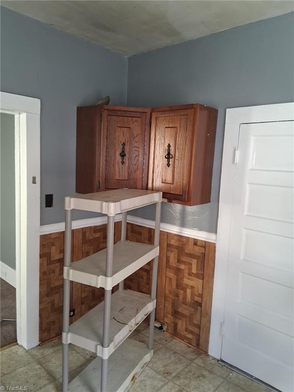913 Lindsey Street Property Photo 4
