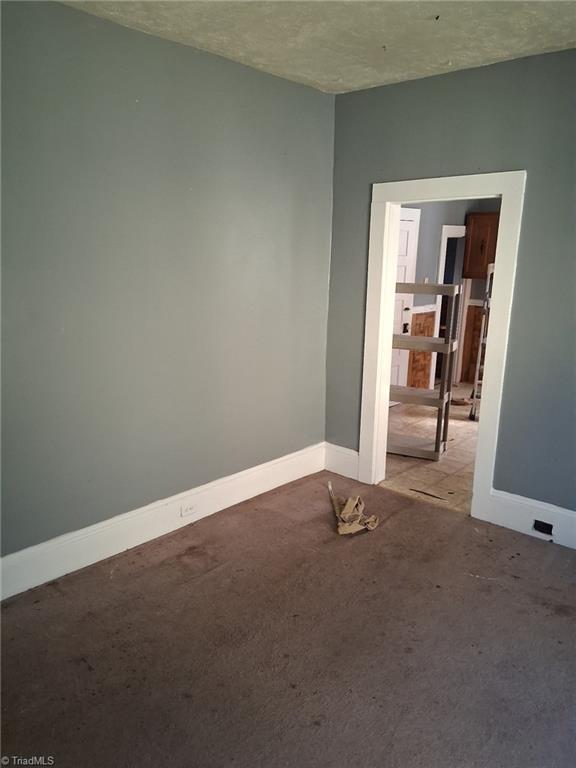 913 Lindsey Street Property Photo 6