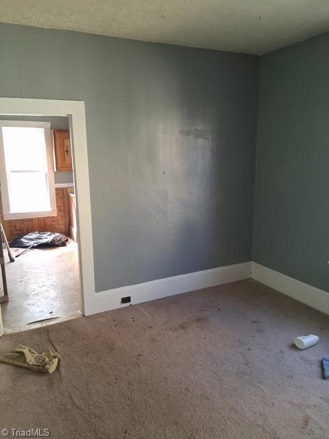 913 Lindsey Street Property Photo 7