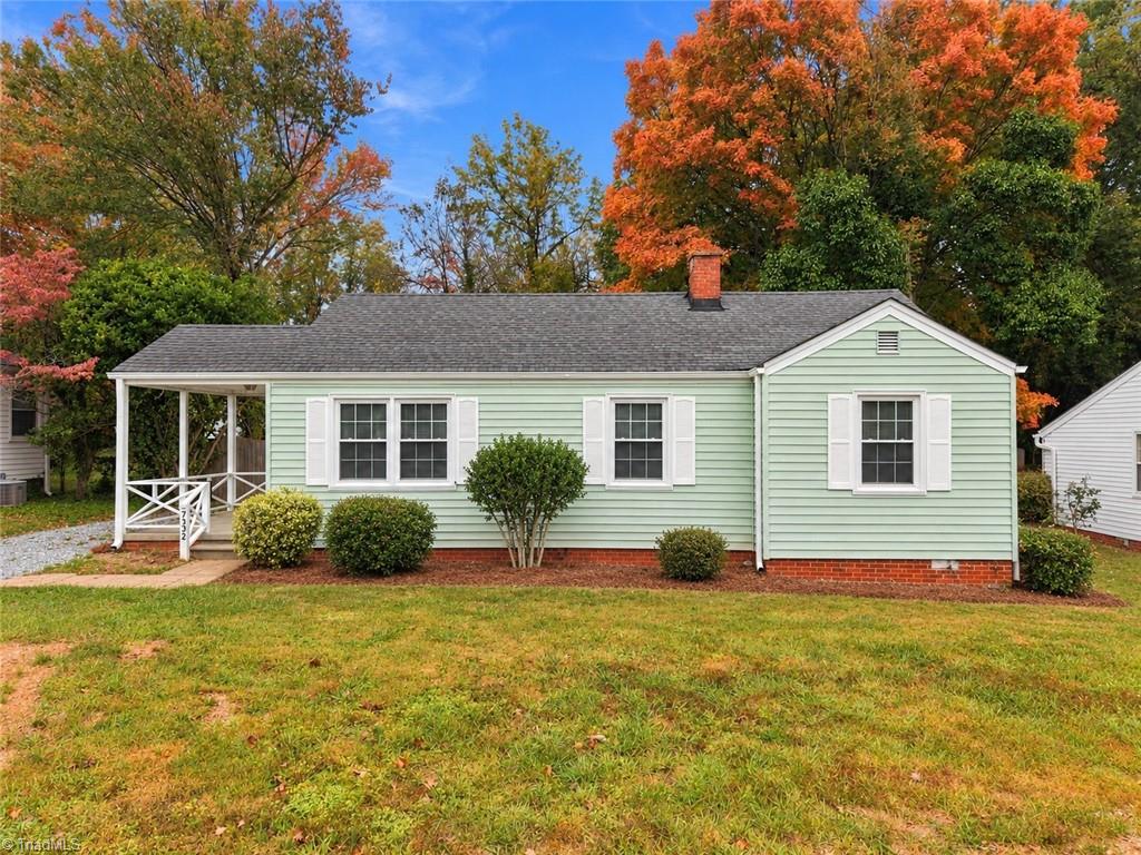 2332 Hiawatha Drive Property Photo 1