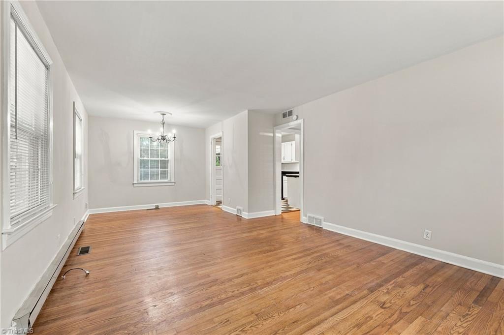 2332 Hiawatha Drive Property Photo 3