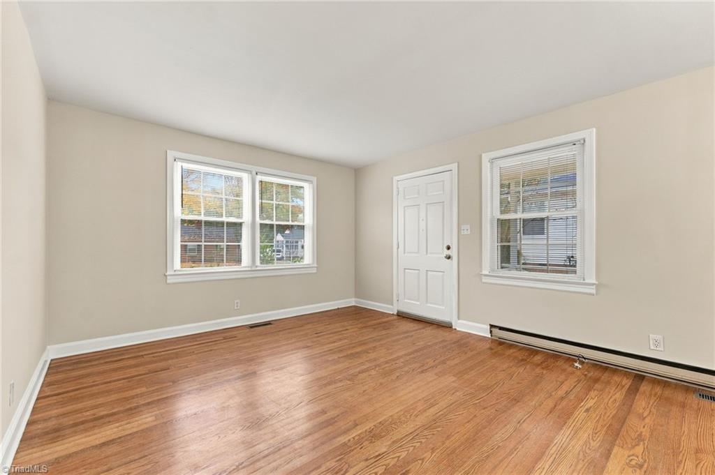 2332 Hiawatha Drive Property Photo 5