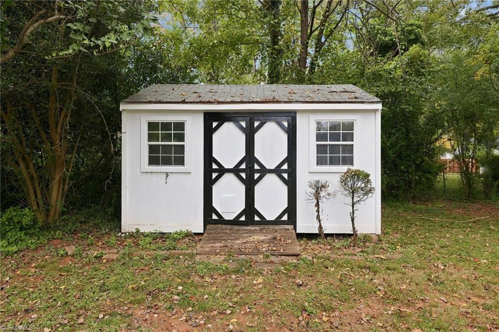 2332 Hiawatha Drive Property Photo 27