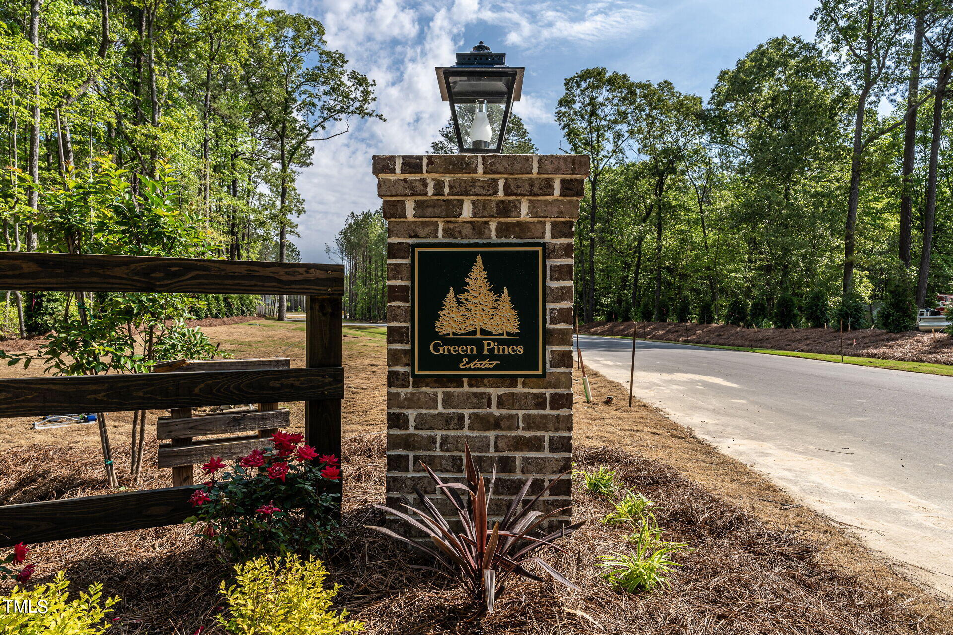 130 Green Pines Estates Drive Property Photo 4