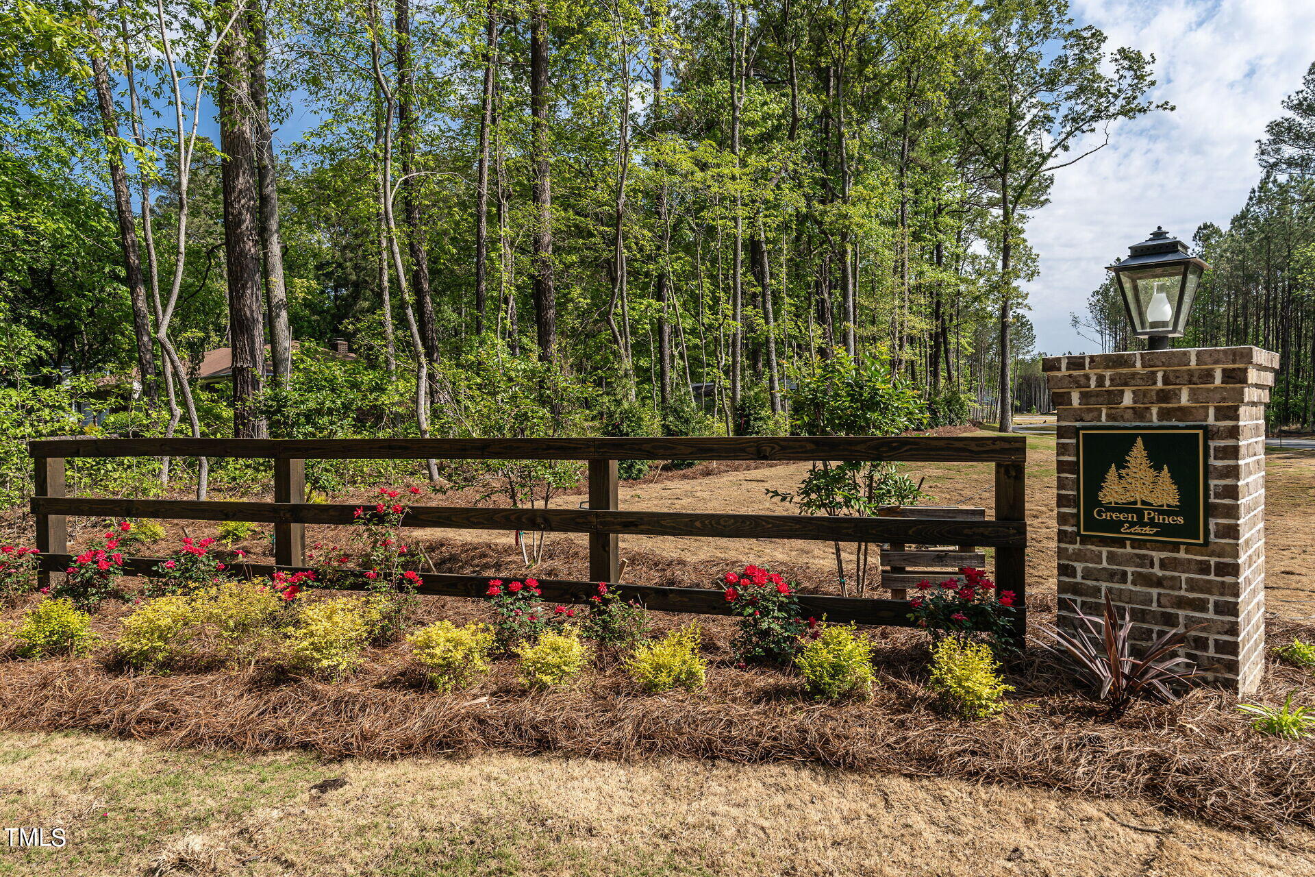 130 Green Pines Estates Drive Property Photo 5