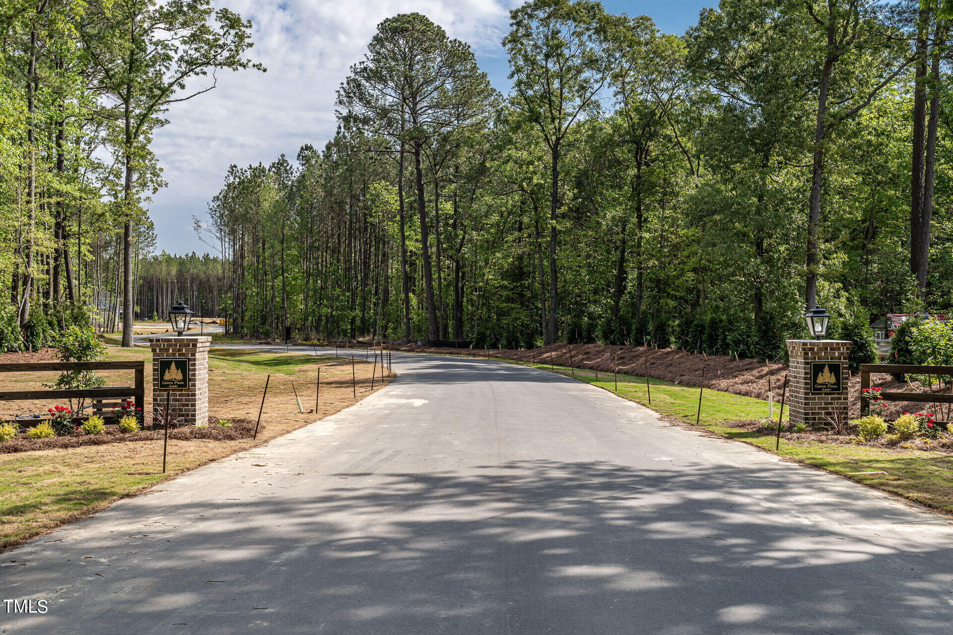 130 Green Pines Estates Drive Property Photo 6