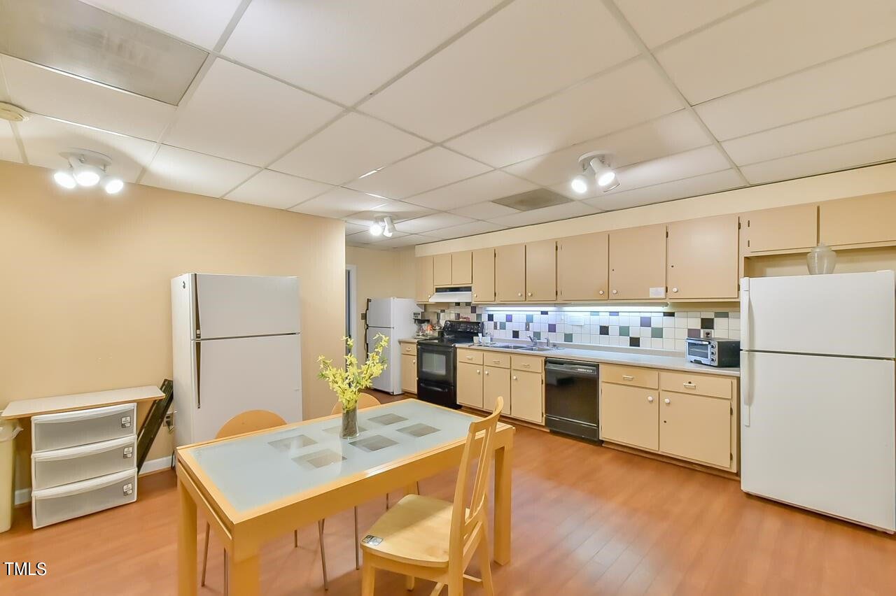 300 Silver Cedar Court Property Photo 13