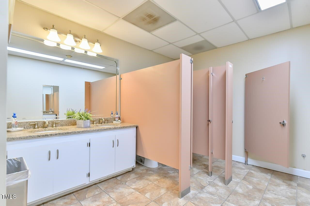300 Silver Cedar Court Property Photo 14