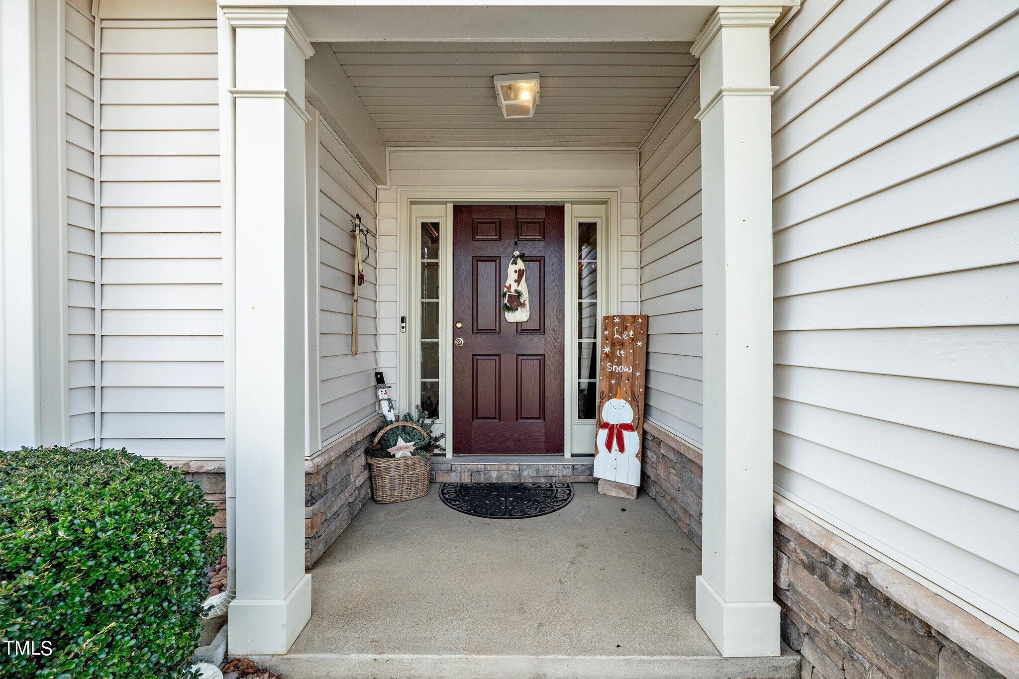 810 Lone Pine Loop Property Photo 4