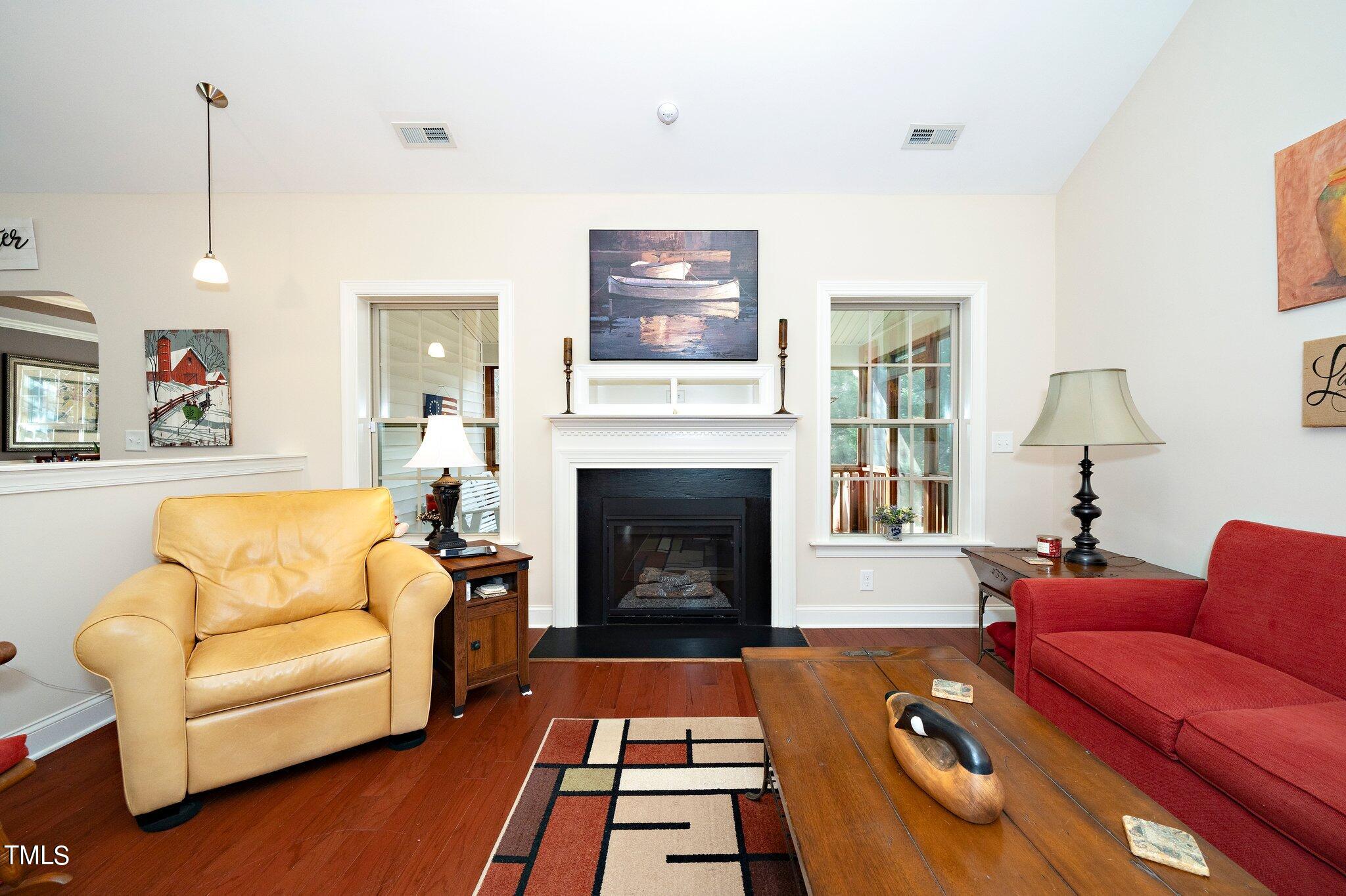 810 Lone Pine Loop Property Photo 6