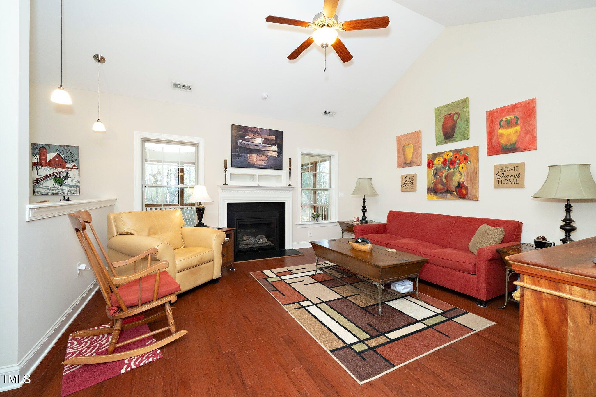 810 Lone Pine Loop Property Photo 7