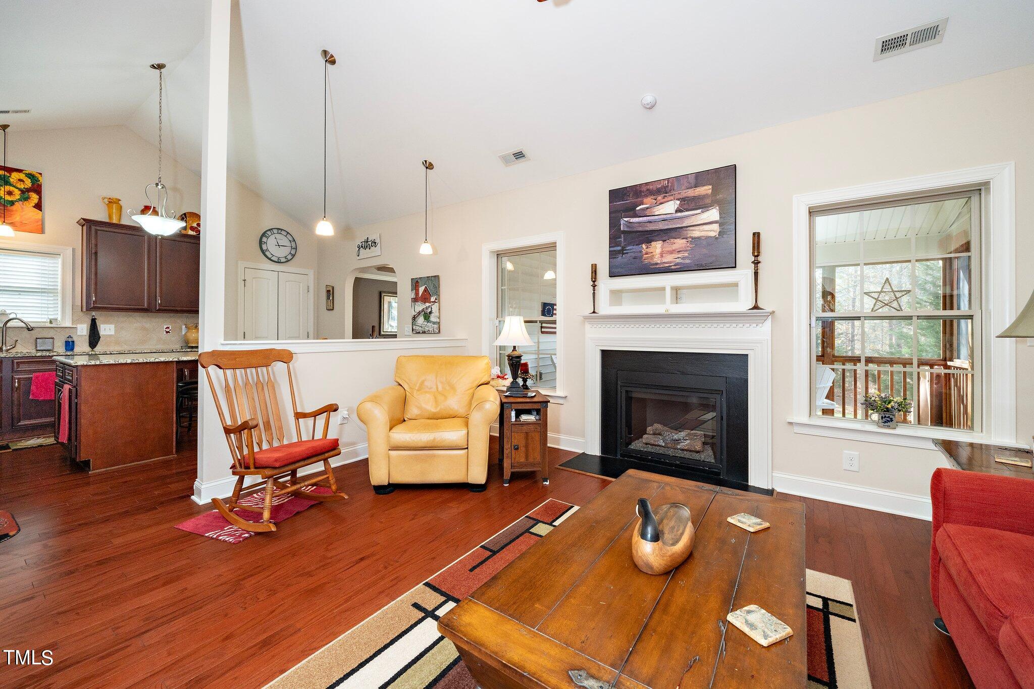 810 Lone Pine Loop Property Photo 8