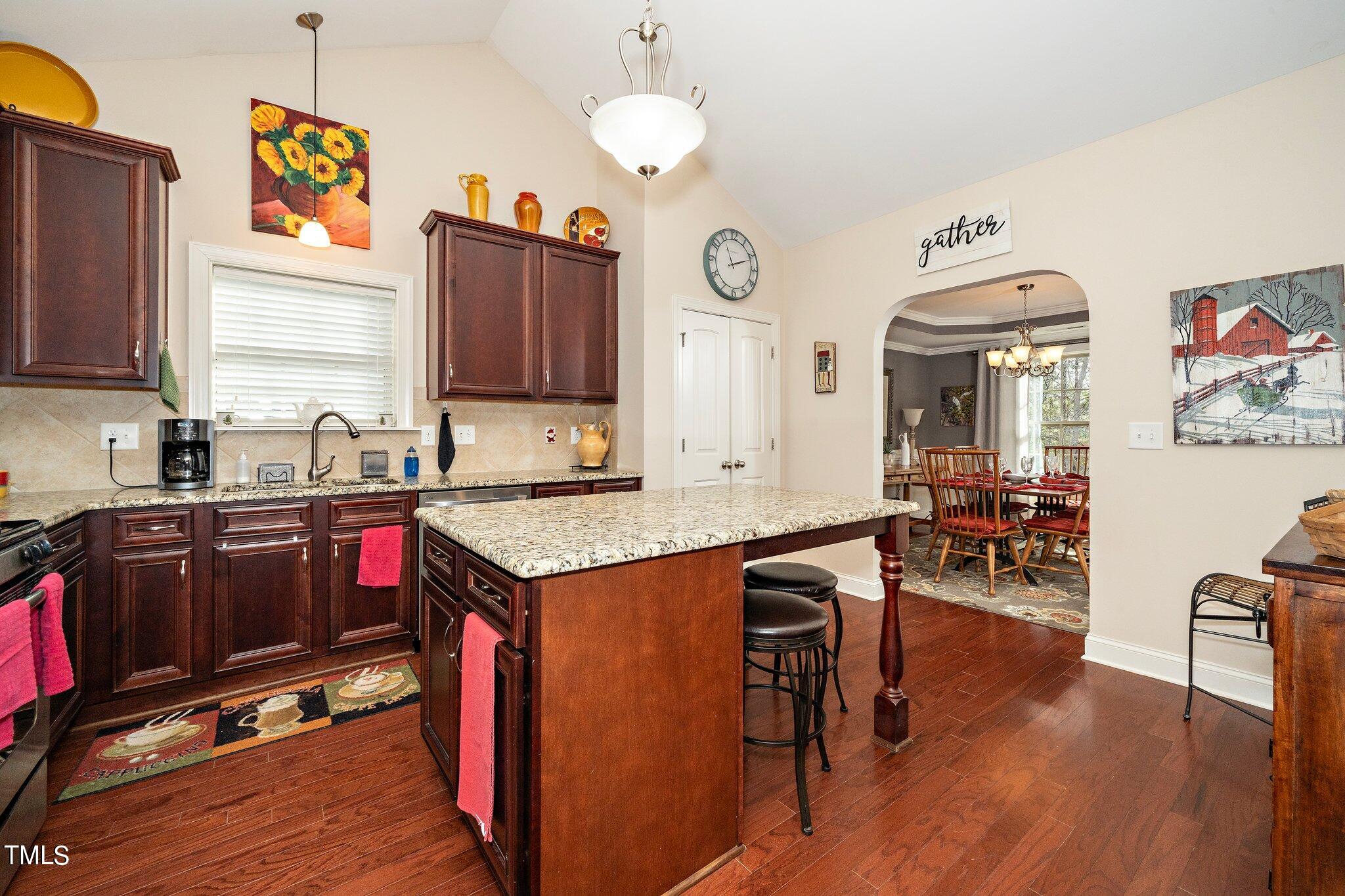 810 Lone Pine Loop Property Photo 10