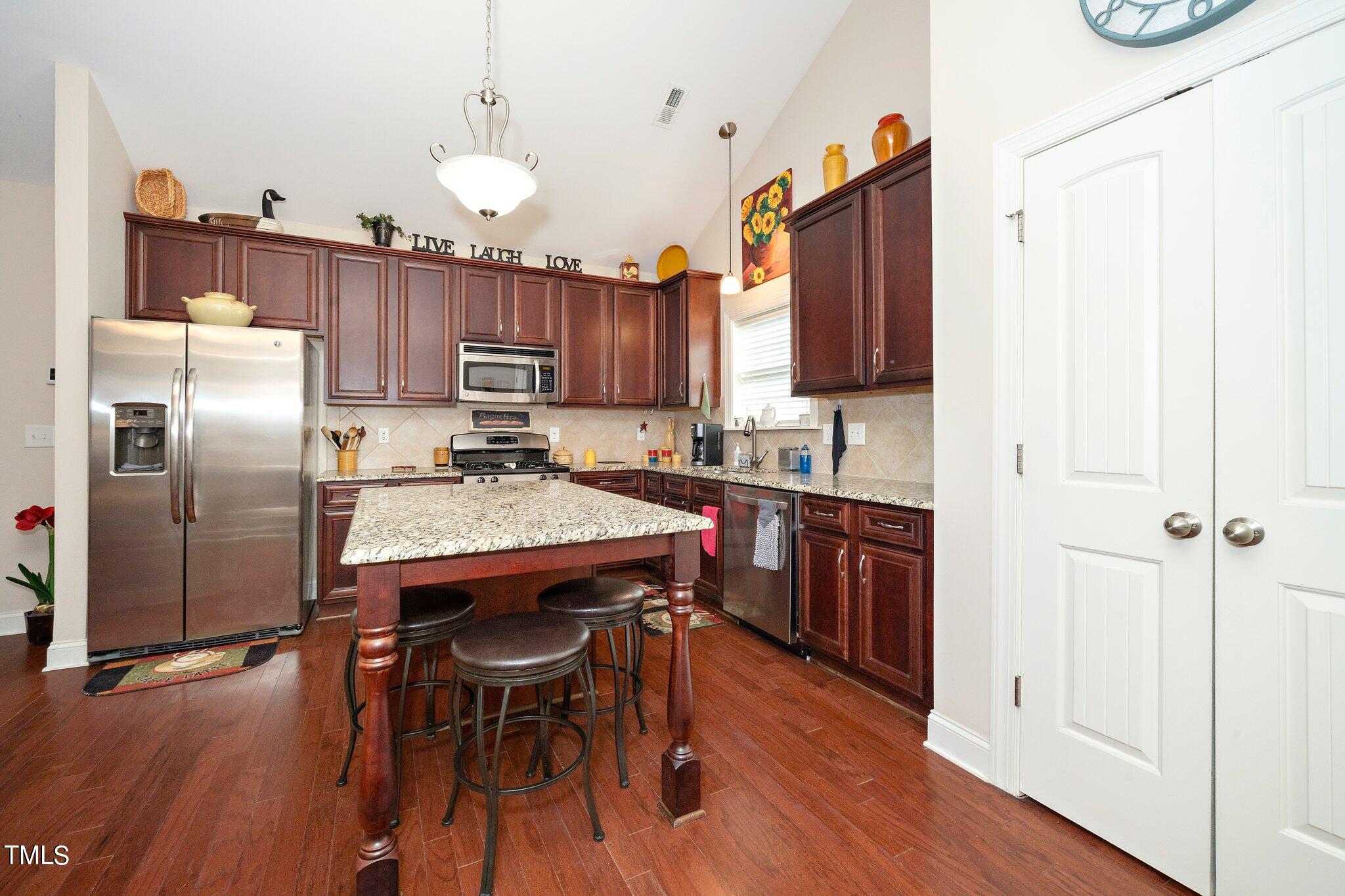 810 Lone Pine Loop Property Photo 11