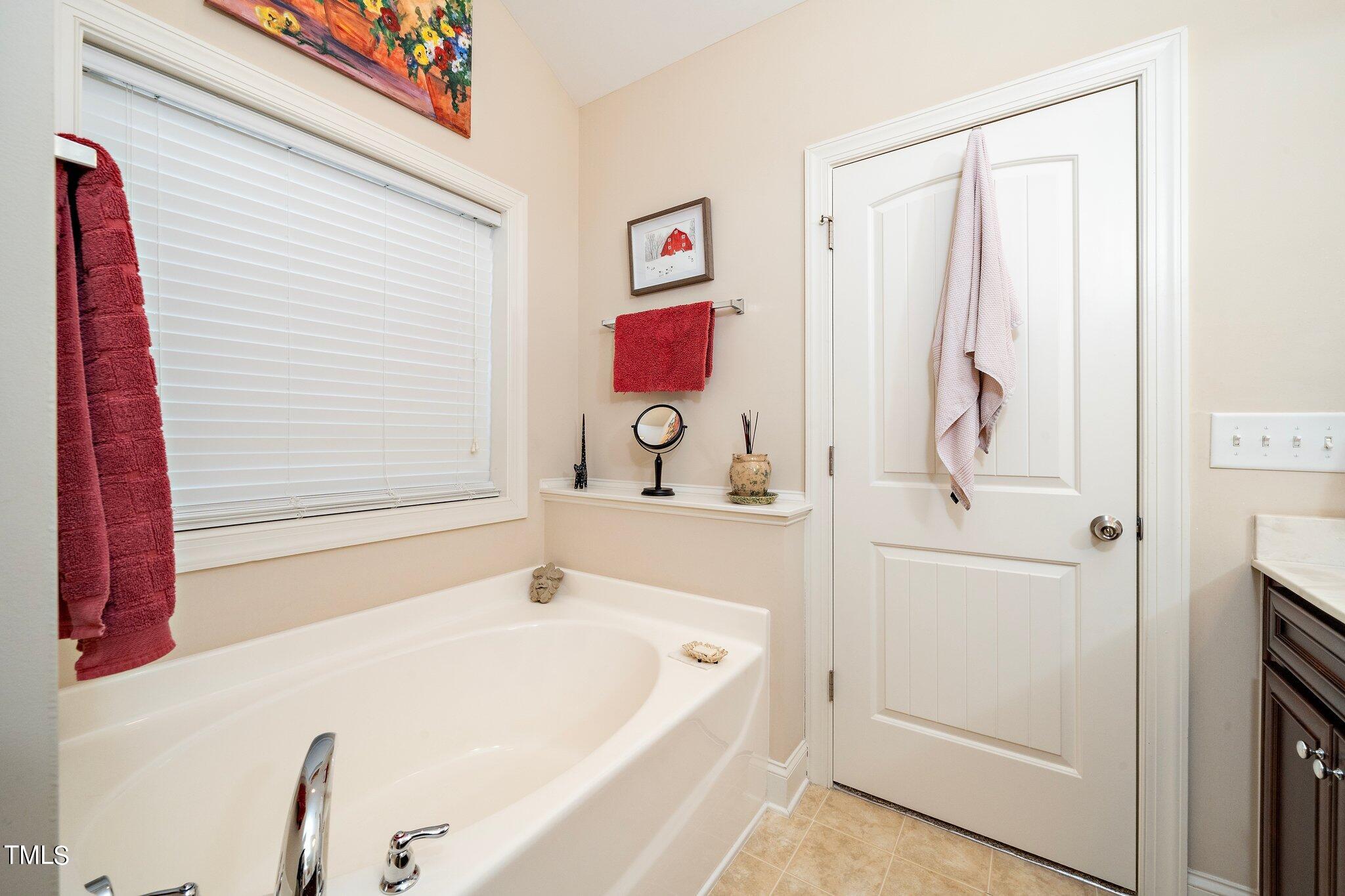 810 Lone Pine Loop Property Photo 20