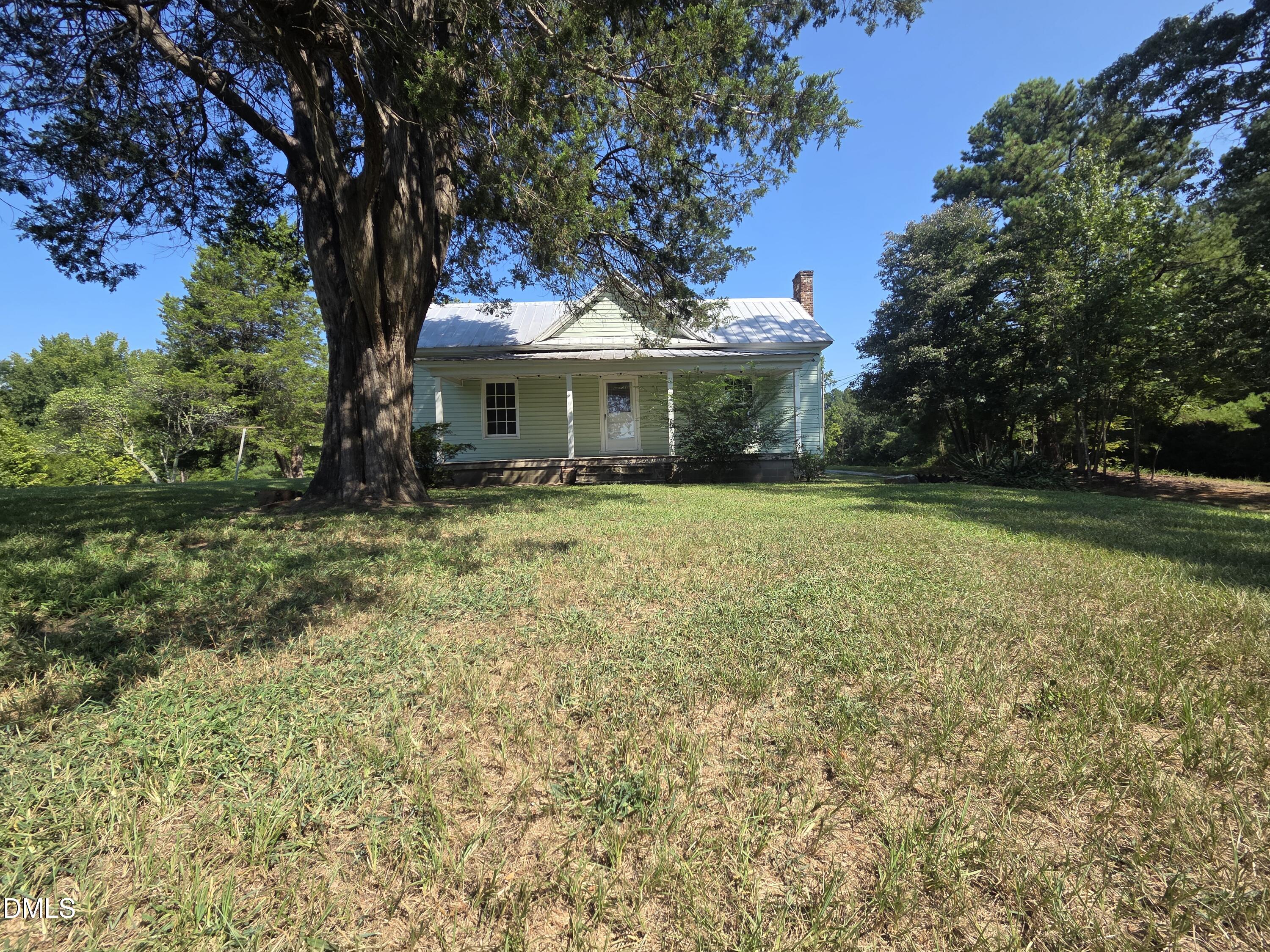 2523 Hamlin Road Property Photo 2