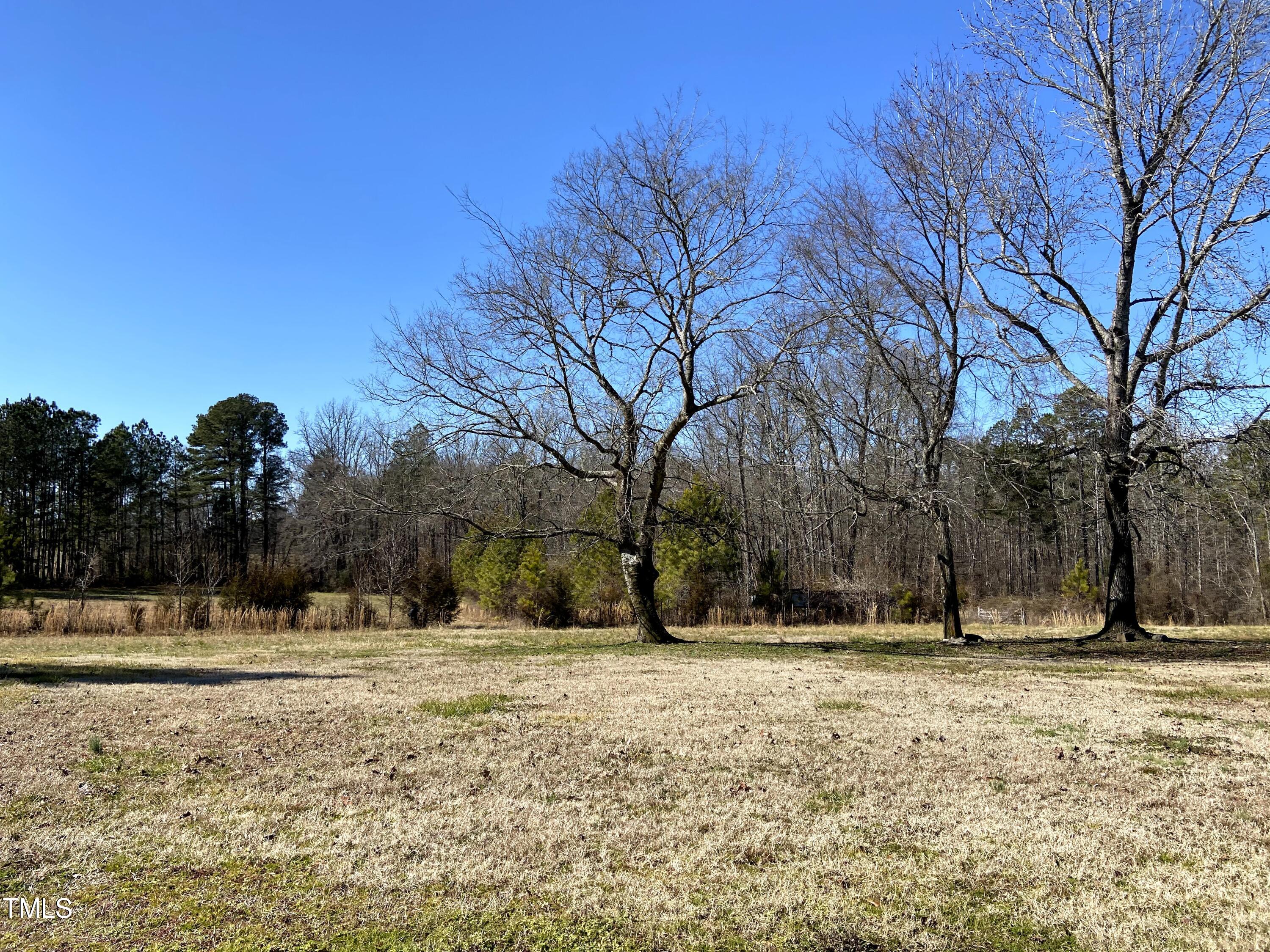2523 Hamlin Road Property Photo 4