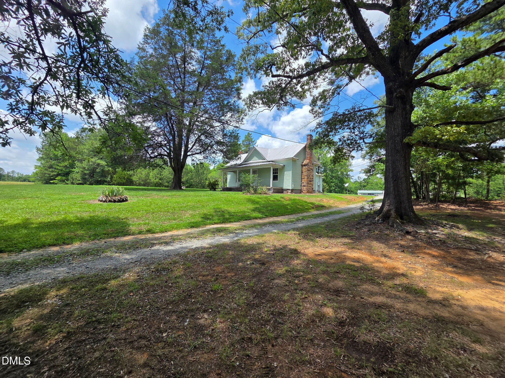 2523 Hamlin Road Property Photo 6