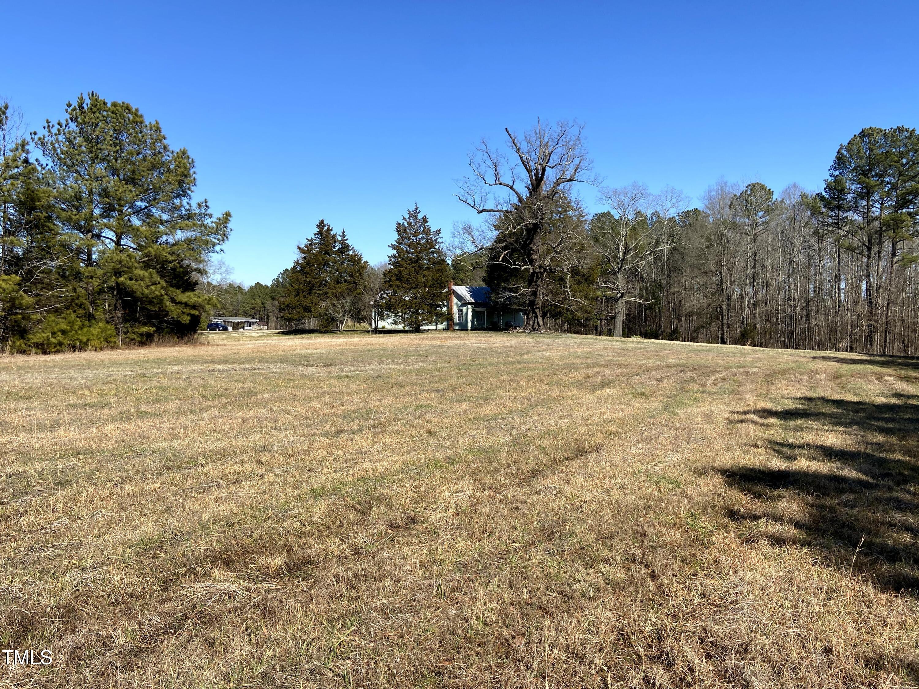 2523 Hamlin Road Property Photo 7