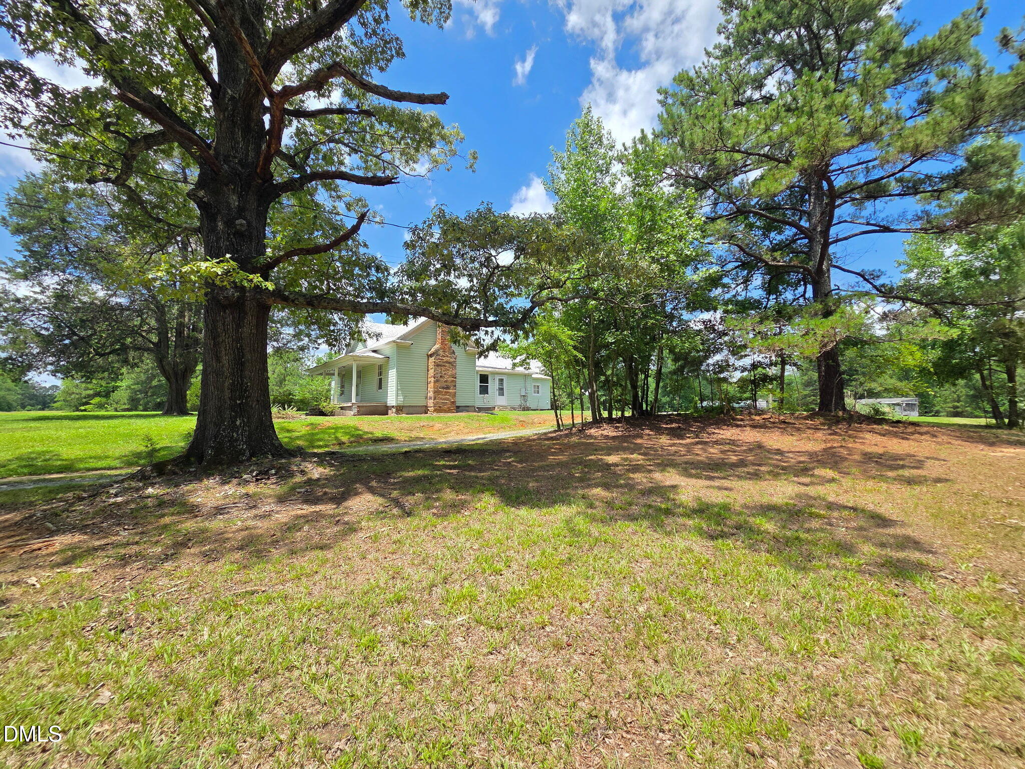 2523 Hamlin Road Property Photo 7