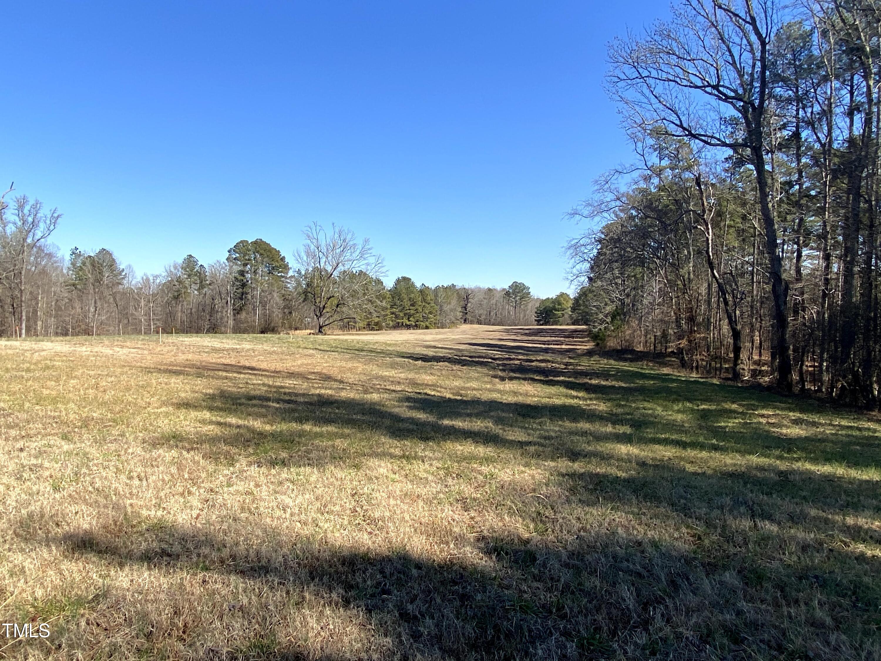 2523 Hamlin Road Property Photo 9