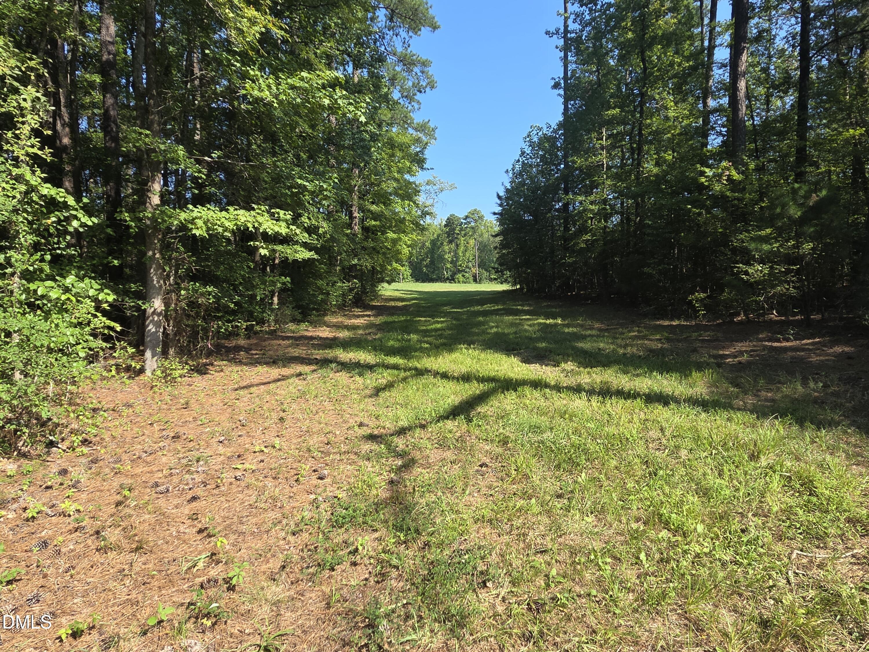 2523 Hamlin Road Property Photo 10