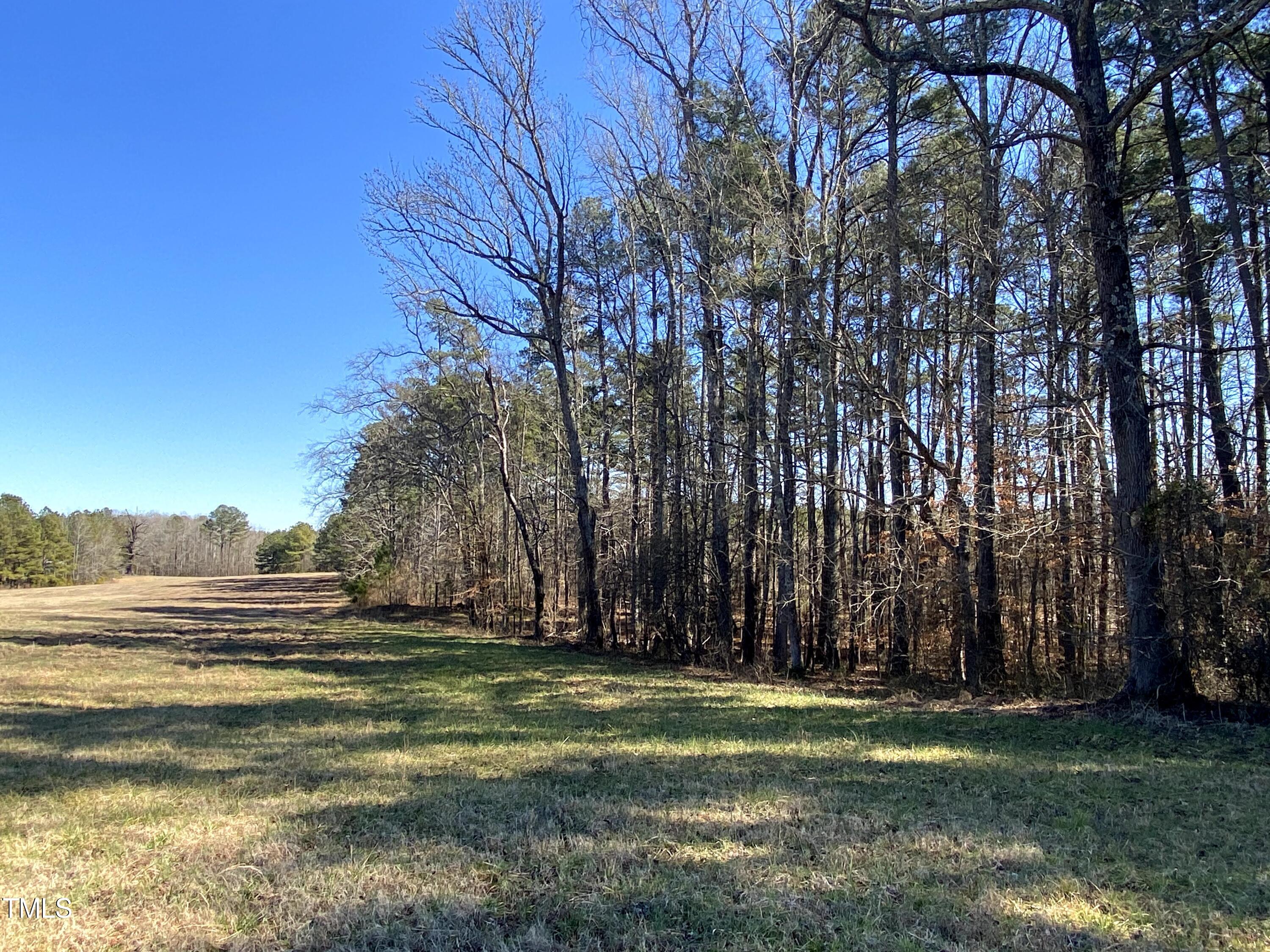 2523 Hamlin Road Property Photo 11