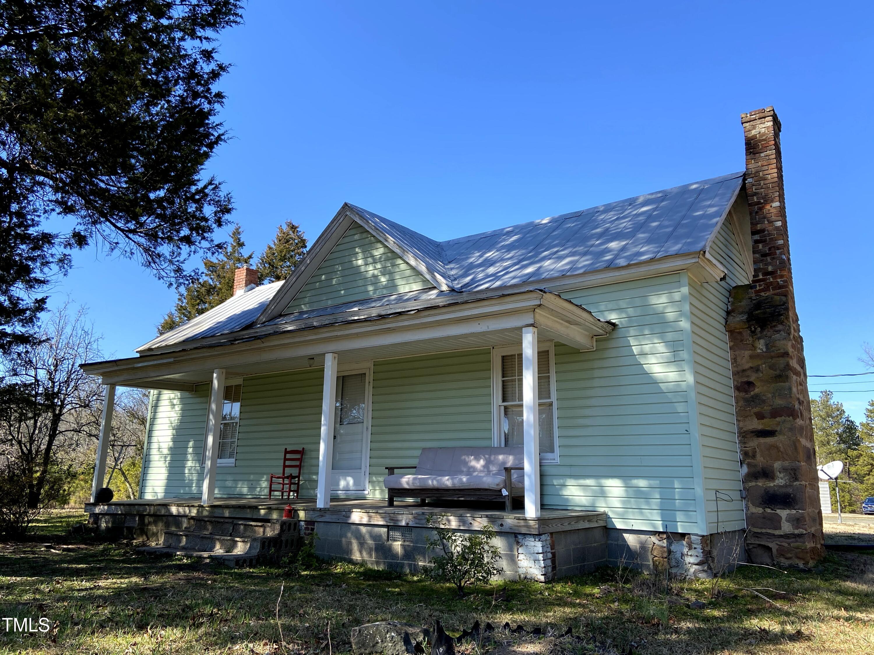 2523 Hamlin Road Property Photo 16