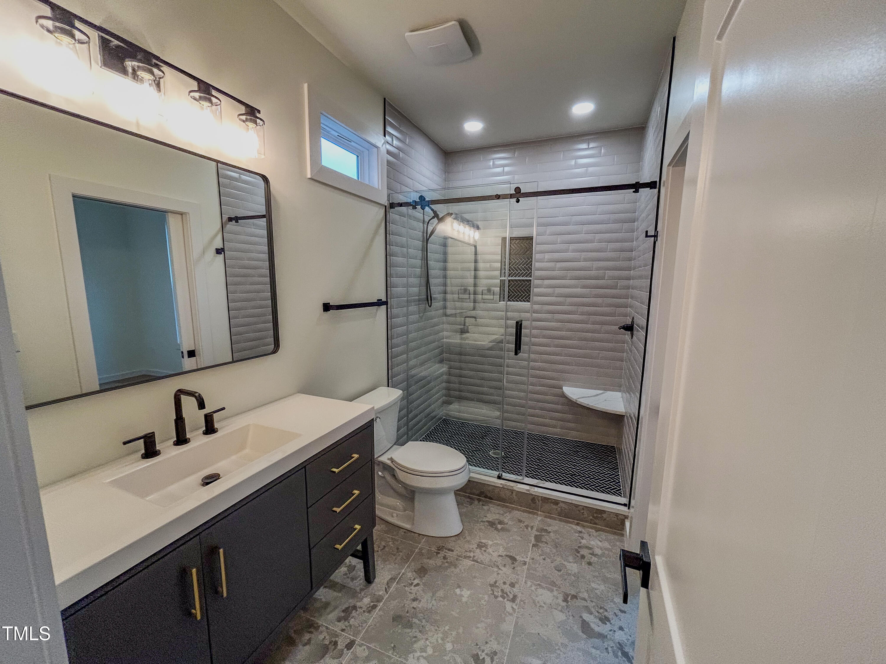 410 Chamberlin Avenue Property Photo 11